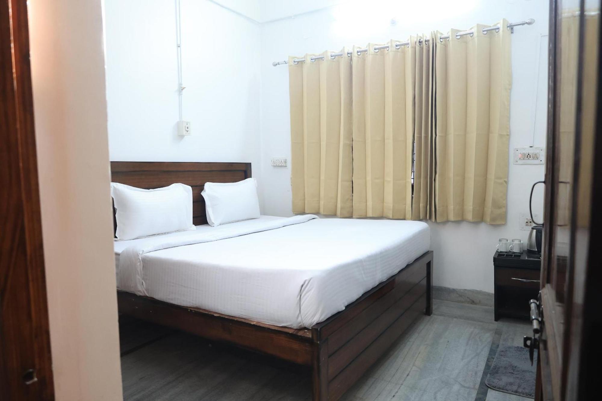 Anmol Residency Dehradun Hotel Kültér fotó