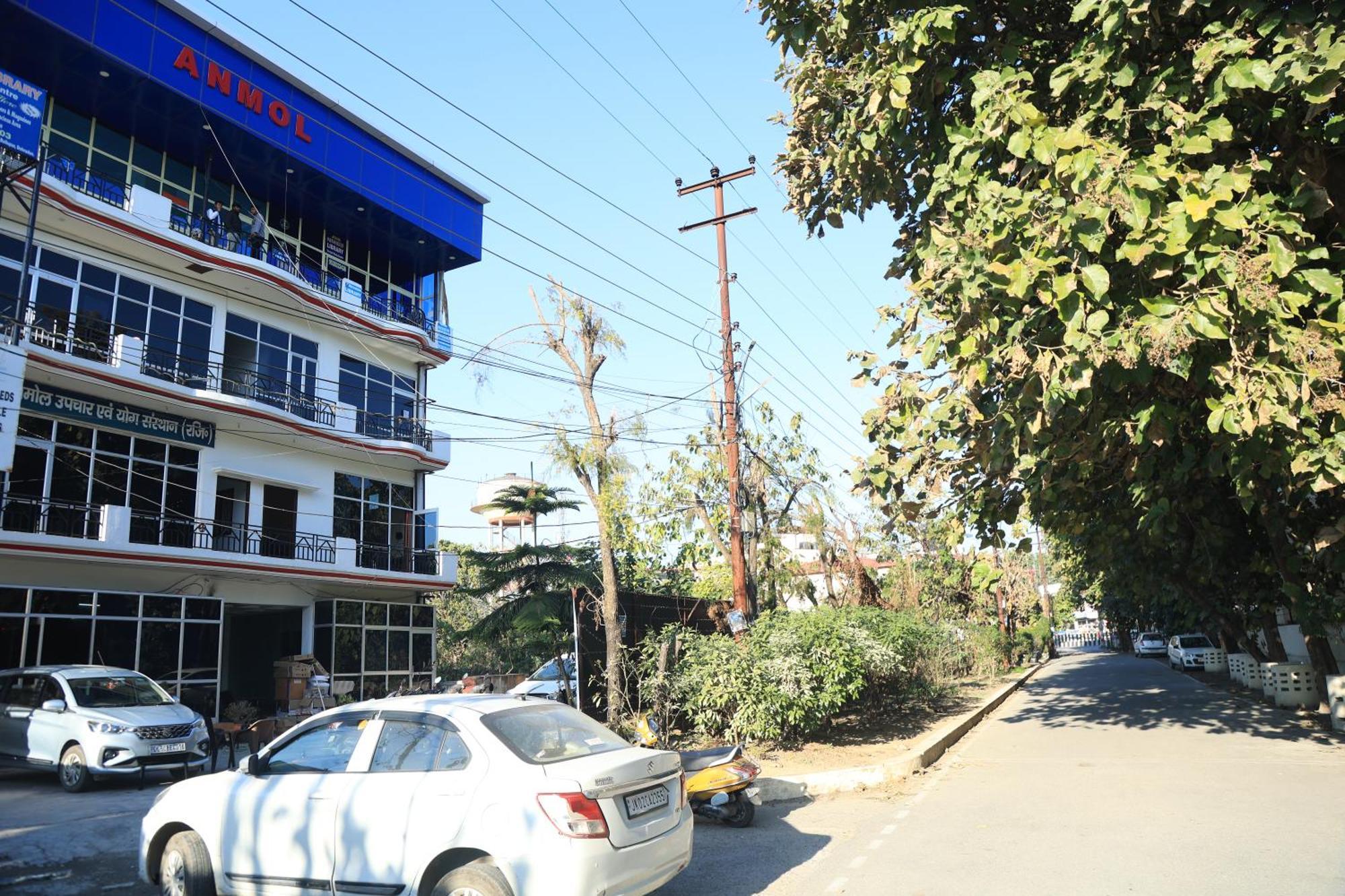Anmol Residency Dehradun Hotel Kültér fotó